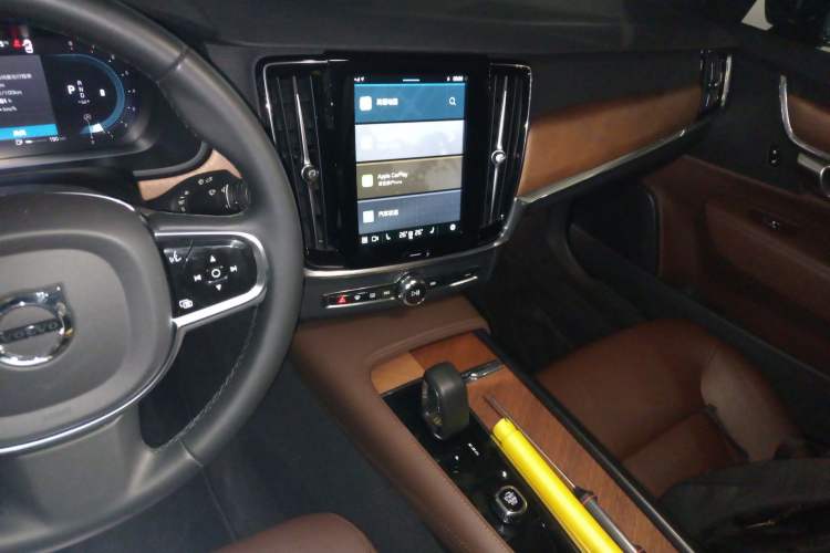 Used Volvo S90 2023 B5 Zhiyi Luxury Edition
