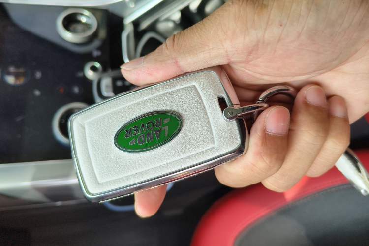 Used Land Rover Range Sport 2022 3.0 L6 YAO Black Edition Vehicle Key