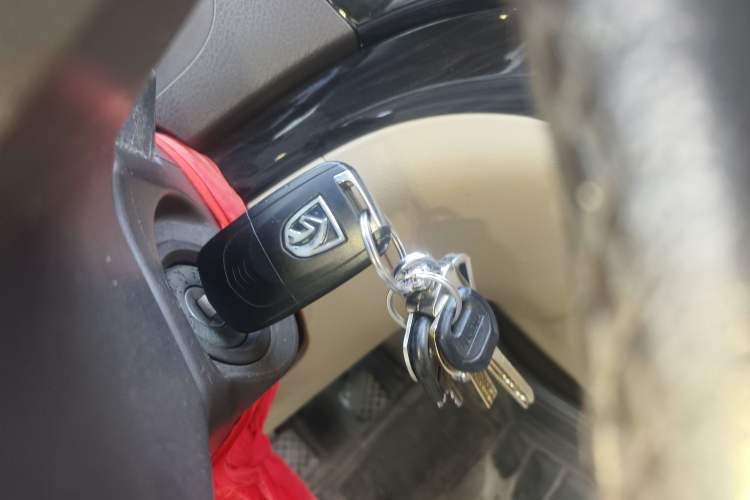 Used Baojun 730 2014 1.5L Manual Luxury Navigation ESP Version 7 Seats