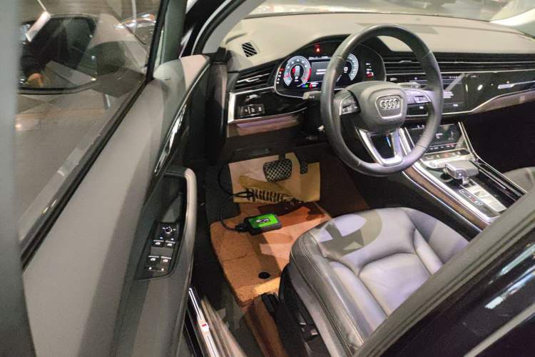 Used Audi Q7 2021 55 TFSI quattro S line Sport model Driver Seat