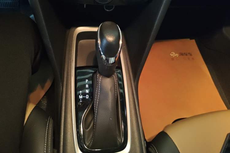 Used Chevrolet Monza 2022 320 Automatic Enjoyment Sunroof Version Gear Lever