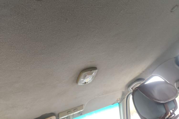 Used GAC Gonow Caiyun 100 2009 2.2T Laidong Diesel Economical Short Cargo Box Headliner