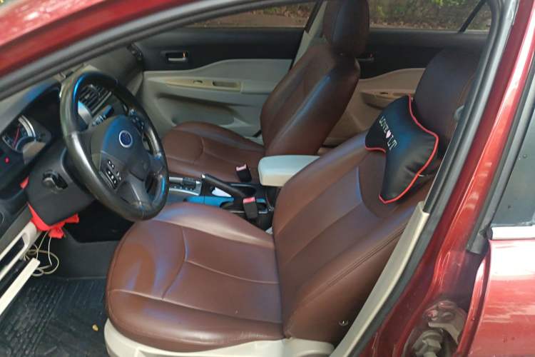 Used Bestune B50 2012 1.6L automatic with sunroof Left Front Seat