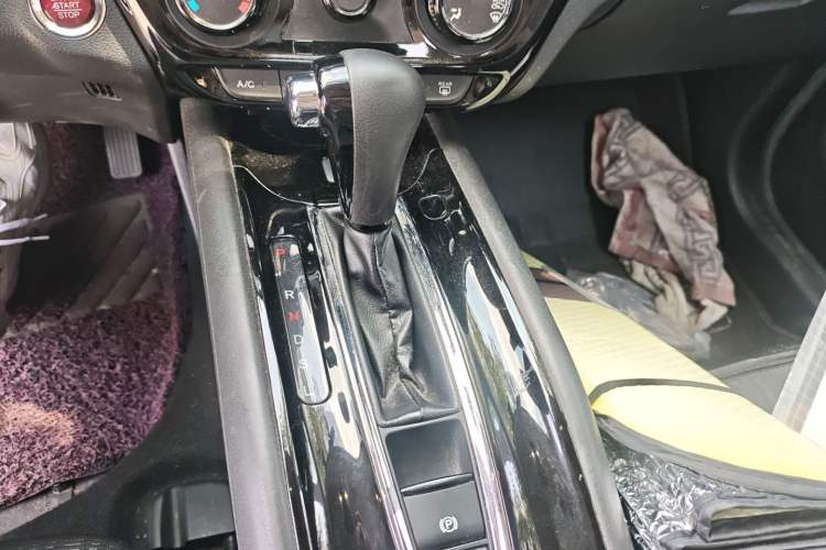 Used Honda Vezel 2016 1.8L CVT Front-Wheel Drive Pioneer Edition
