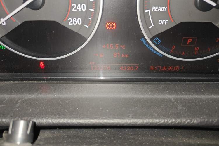 Used BMW 3 Series GT 2017 320i M Sport Odometer Close Up