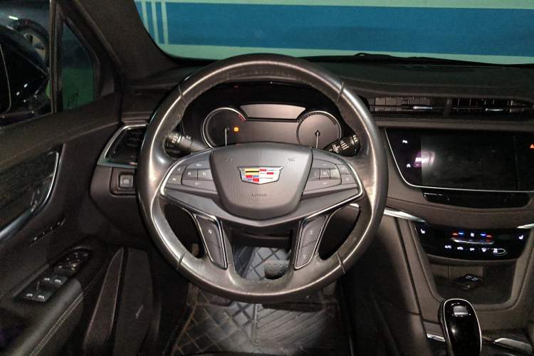 Used Cadillac XT5 2021 2.0T Two-Wheel Drive Luxury Version