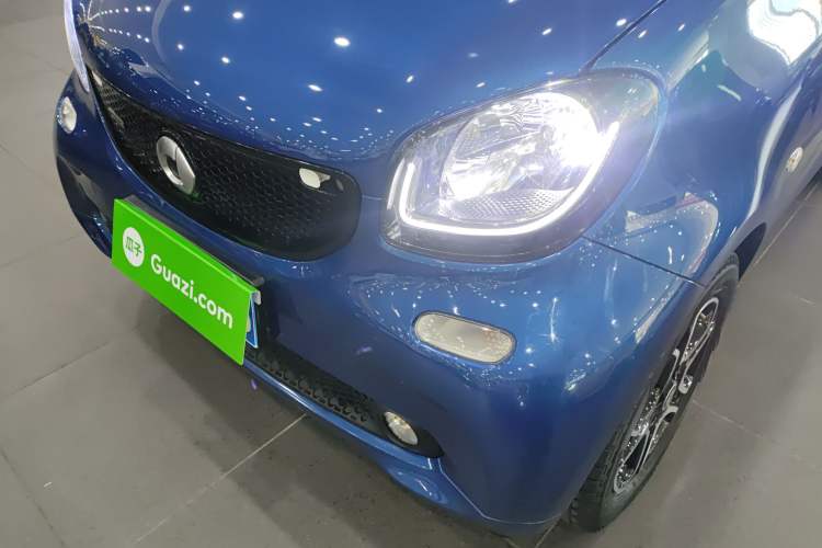 Used smart fortwo 2017 1.0L 52kW New Sound Special Edition China V Emission Standard
