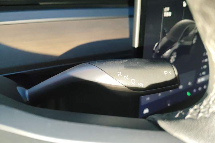 Used Tesla Model Y 2022 Long-Range All-Wheel-Drive Version Gear Lever