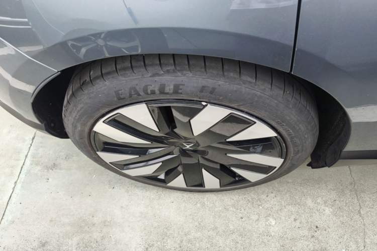 Used Polestar 4 2023 Single-Motor Long-Range PLUS
