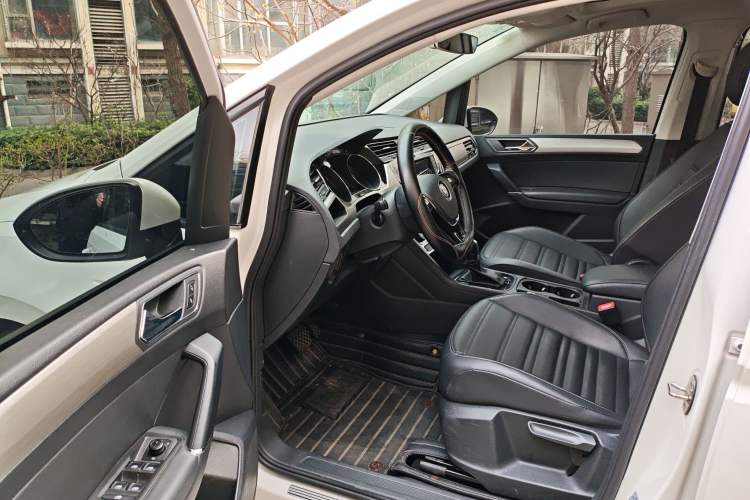 Used Volkswagen Touran 2018 Volkswagen Touran L 280TSI DSG Comfort Edition 7 Seats China V Emission Standard