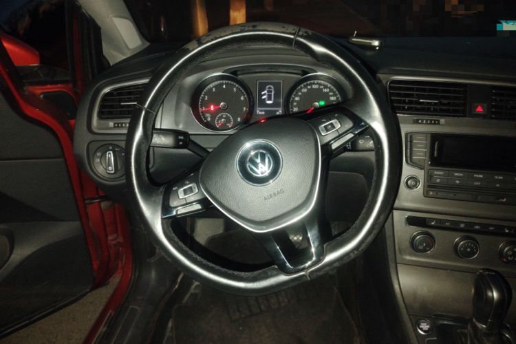 Used Volkswagen Golf 2015 1.4TSI Automatic Luxury Model
