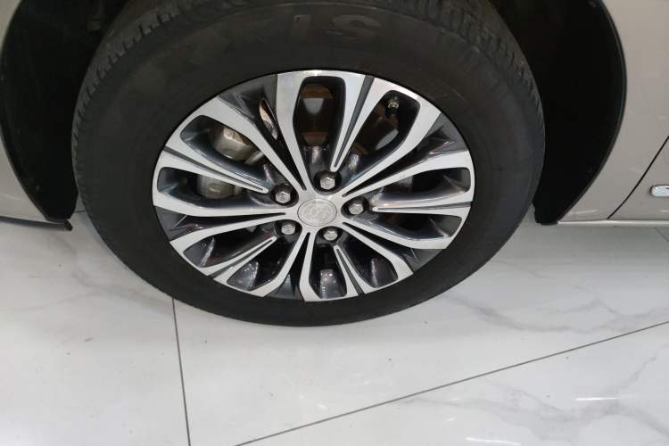 Used Buick GL8 2022 Land Business Class 652T Smart Deluxe Model Exterior 4