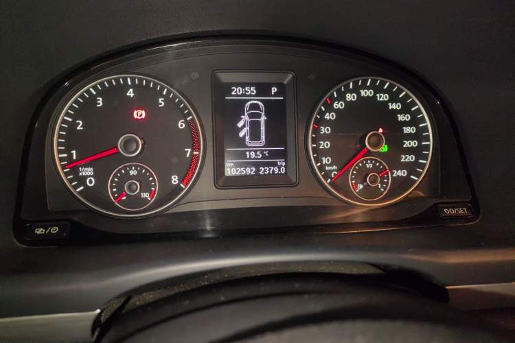 Used Volkswagen Touran 2015 1.4T DSG Luxury Edition 5-Seater
