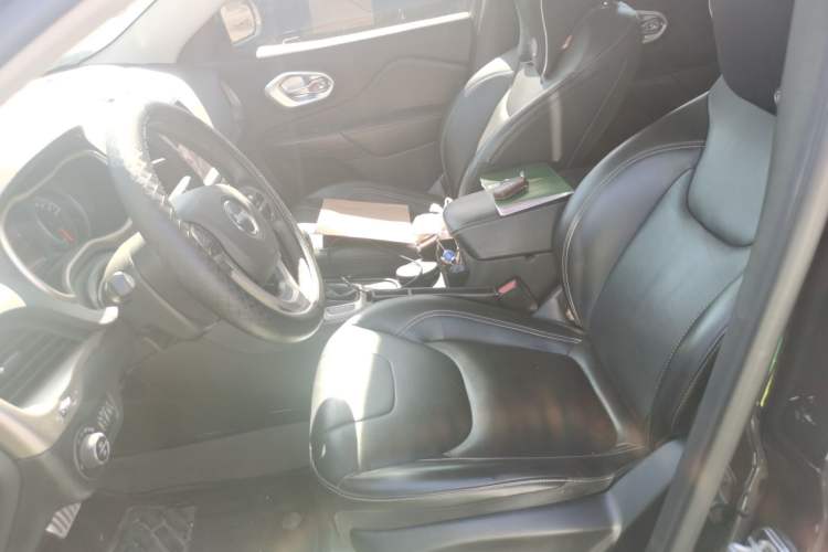 Used Jeep Cherokee 2017 2.4L Professional Smart Edition Left Front Seat