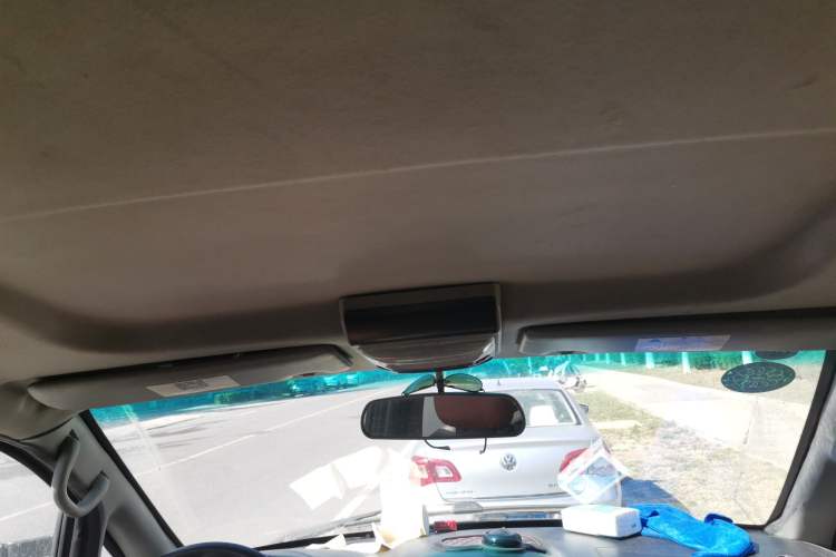 Used FORTHING Lingzhi 2017 M3L 1.6L 7-Seater Comfort Model Headliner