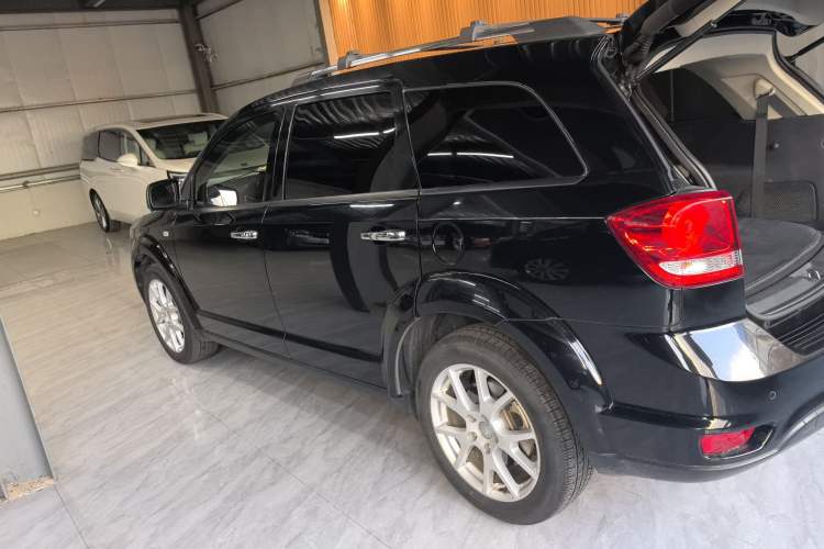 Used Dodge Journey 2013 2.4L Two-Wheel Drive Luxury Version