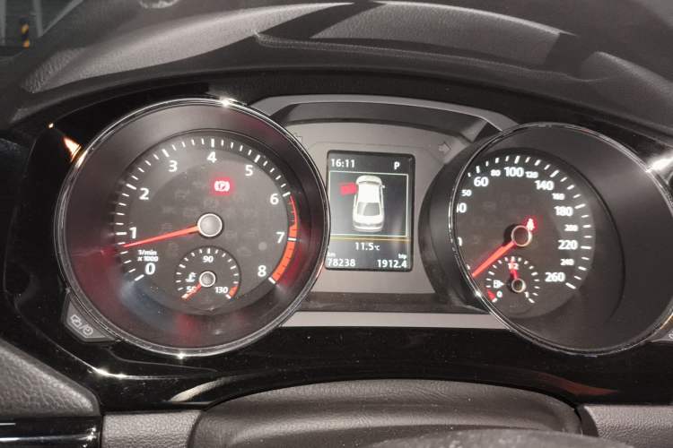 Used Volkswagen Sagitar 2018 280TSI DSG Luxury Model Instrument Cluster