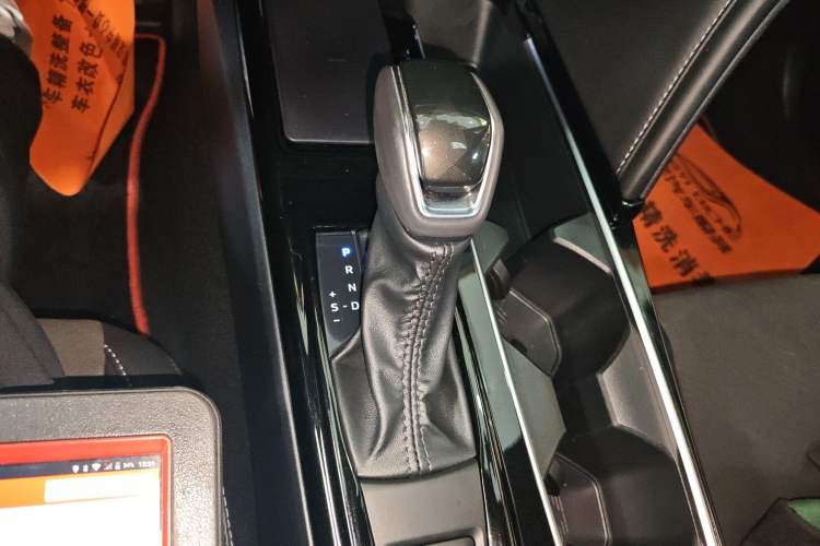 Used Toyota Camry 2024 Dual-Motor 2.0 HXS Sport Plus Edition Gear Lever