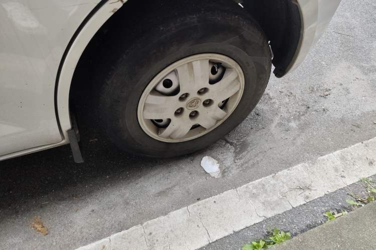 Used CHANGAN KAICHENG Ruixing M60 2020 1.5L Standard Version China VI 6-Seater DAM15KR Right Front Wheel Hub