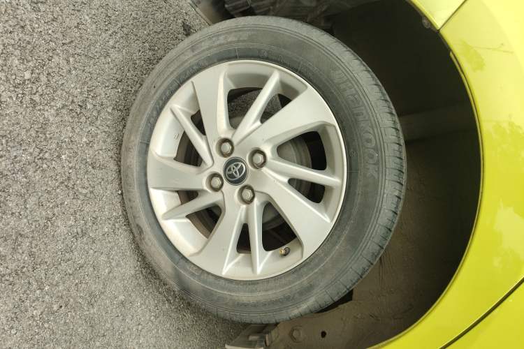 Used Toyota YARiS L Zhi Xuan 2016 Revised Version 1.5G CVT with Dynamic Sunroof