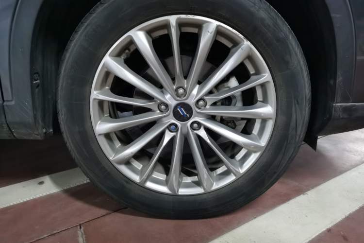 Used CHANGAN OSHAN X7 PLUS 2022 1.5T Blue Whale Edition Automatic Prestige Version Right Front Wheel Hub