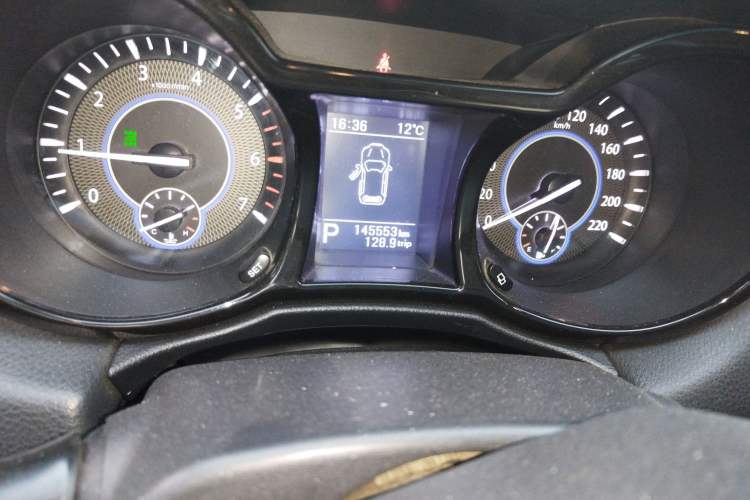 Used JMC Yusheng S350 2016 2.0T Automatic All-Wheel Drive Gasoline Ultra-Luxury 5-Seater
