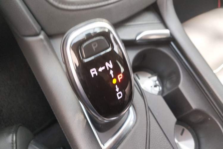 Used Cadillac XT5 2018 28T Four-Wheel Drive Luxury Model Gear Lever