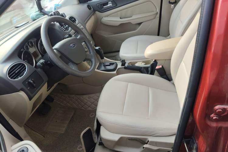 Used Ford Focus 2011 Hatchback 1.8L Automatic Fashion Edition
