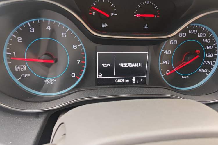 Used Chevrolet Cruze 2016 1.5L Automatic Stylish Sunroof Version Odometer Close Up