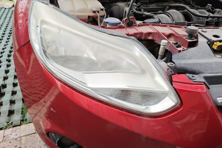 Used Ford Focus 2012 Hatchback 1.6L Automatic Comfort Model Right Front Headlight