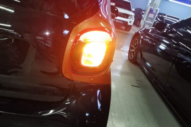 Used smart fortwo 2015 1.0L 52 kW Hardtop Passion Edition
