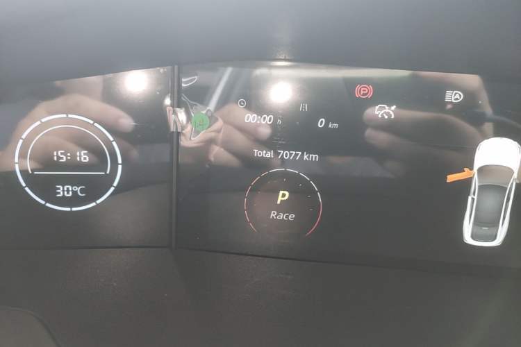 Used CHANGAN UNI-V 2025 1.5T 500Bar High-Energy Version
