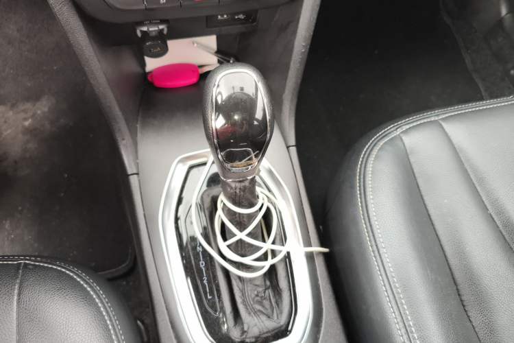 Used Chery Tiggo 3X 2018 1.5L Automatic Luxury Edition Gear Lever