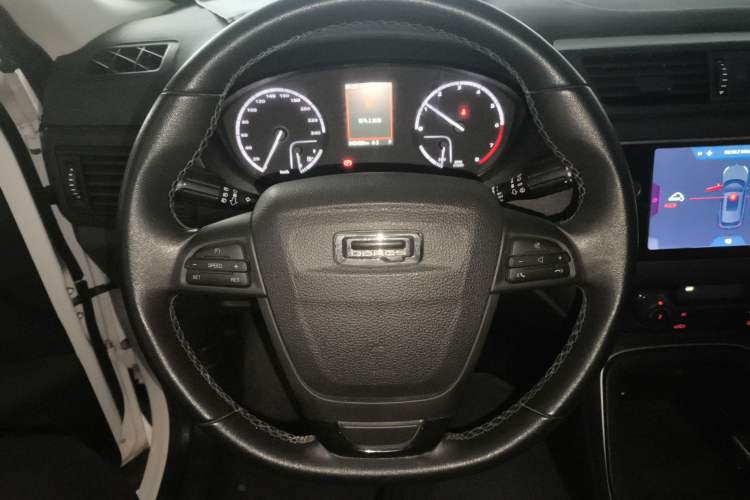 Used Qoros 5 2018 Revised Version 1.6T Automatic Leading Edition