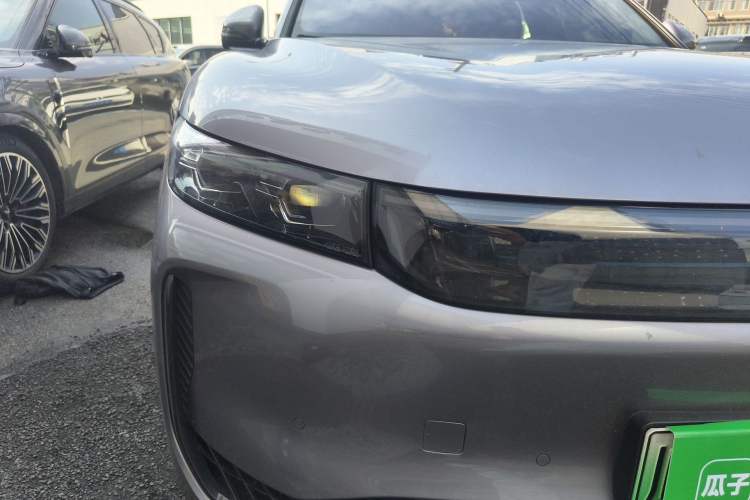 Used VOYAH FREE 2025 Model FREE+ Four-Wheel-Drive Qiankun Edition Right Front Headlight