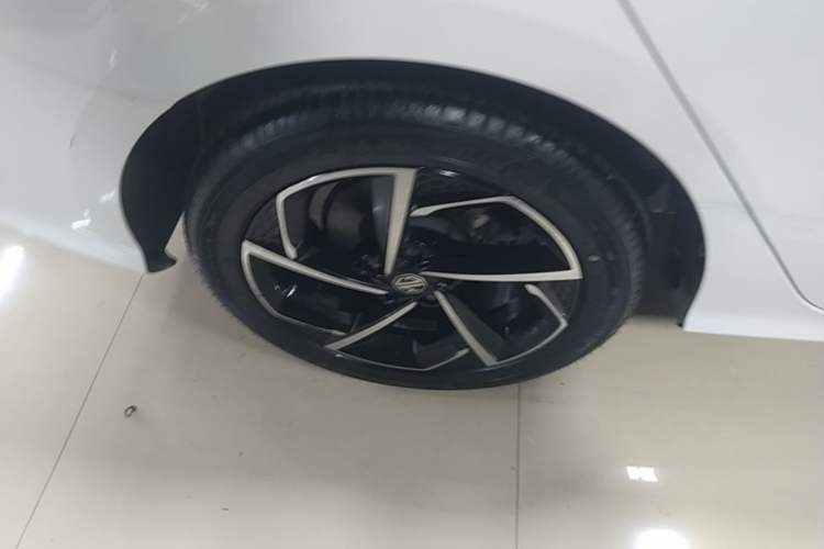 Used MG 5 2021 Revised 300TGI DCT Qingshè Luxurious Enjoyment Edition
