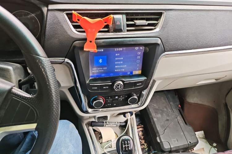 Used Jinbei New Hiace X30L 2022 1.5L Wealth Edition Air-Conditioning-Free Van China VI Standard SWC15M
