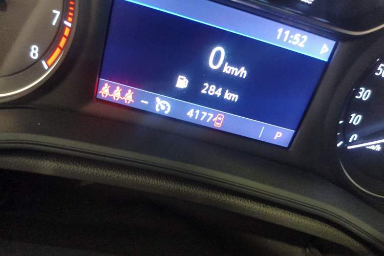 Used Buick Regal 2024 25T Deluxe Edition Odometer Close Up