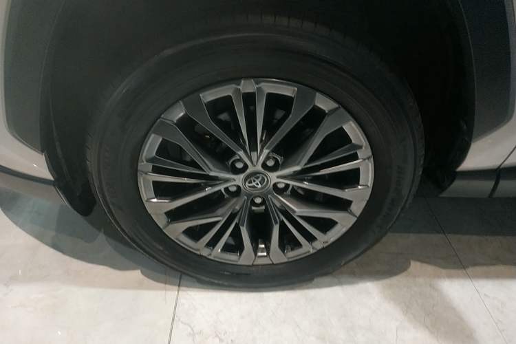 Used Toyota Wildlander 2023 Dual-Motor 2.5L E-CVT Four-Wheel Drive Prestige Edition
