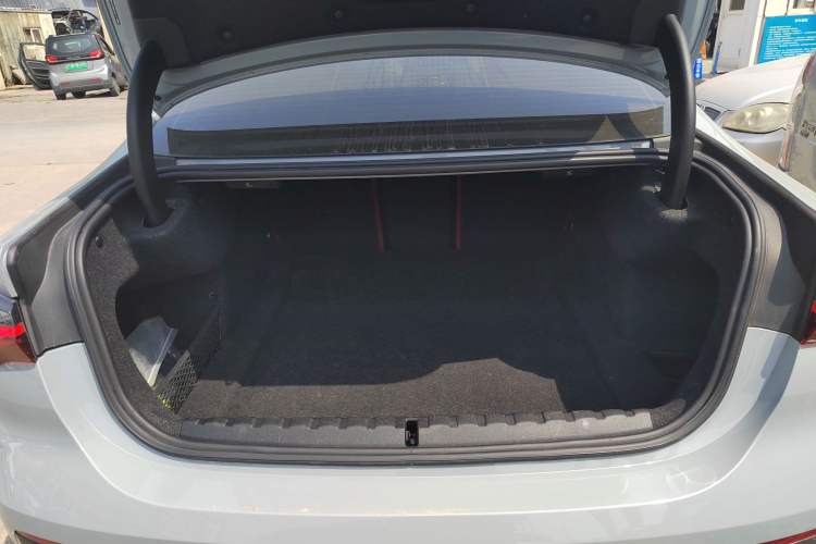 Used BMW 4 Series 2023 425i M Sport Package Trunk