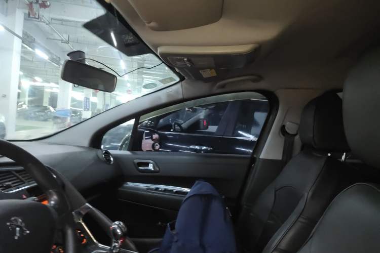 Used Peugeot 3008 2013 2.0L Manual Classic Edition
