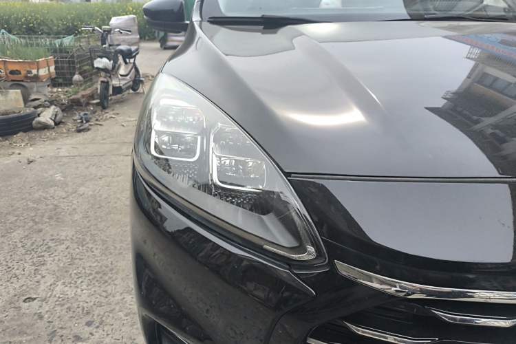 Used Ford Escape 2020 EcoBoost 245 Two-Wheel-Drive Titanium Edition
