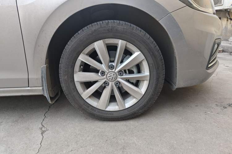 Used Volkswagen Bora 2019 Revised Version 280TSI DSG Elite Edition China VI Standard Right Front Wheel Hub