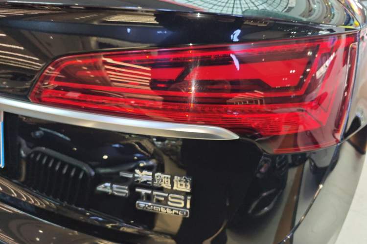 Used Audi Q5L 2022 Updated 45T Luxury Dynamic Version