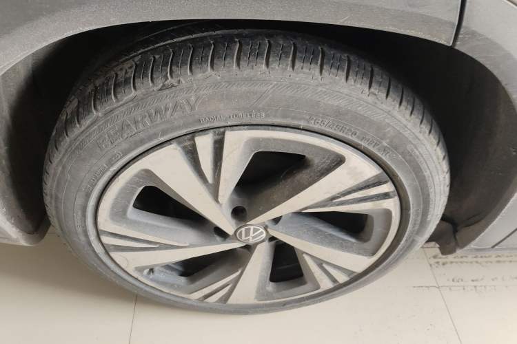 Used Volkswagen ID.6 CROZZ 2021 Long-Range PRO Edition Right Rear Wheel Hub