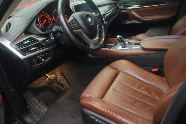 Used BMW X6 2015 xDrive28i Left Front Seat