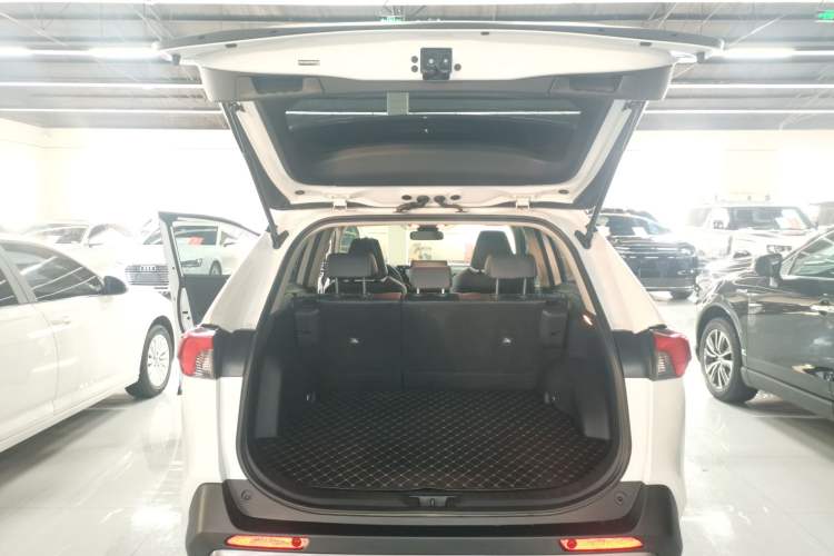 Used Toyota RAV4 2021 2.0L CVT 4x4 Style PLUS Edition