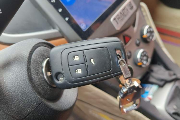 Used Chevrolet Aveo Sonic 2011 Sedan 1.4L MT SL
