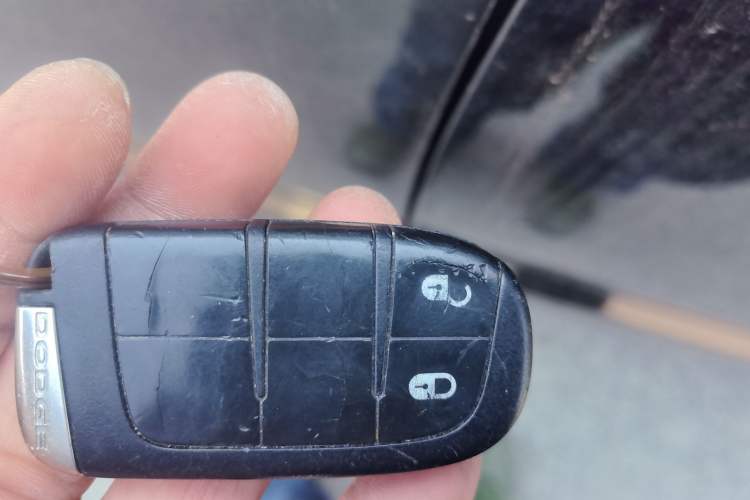 Used Dodge Journey 2013 2.4L Two-Wheel Drive Luxury Version