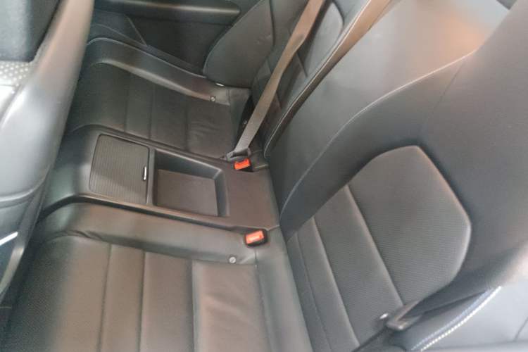 Used Mercedes-Benz E-Class 2016 E 200 Coupe Dynamic Edition Interior 4